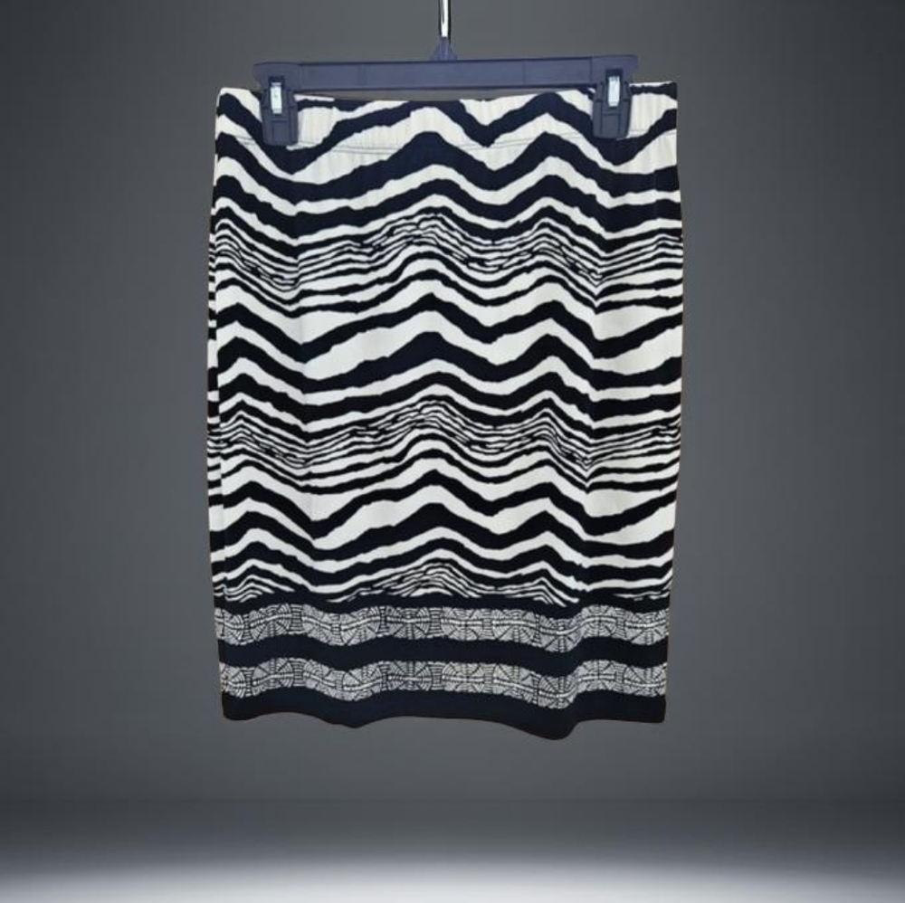 Chico's Blk & White Pull-on Elastic Waist Skirt Size 1 (US SZ 8)